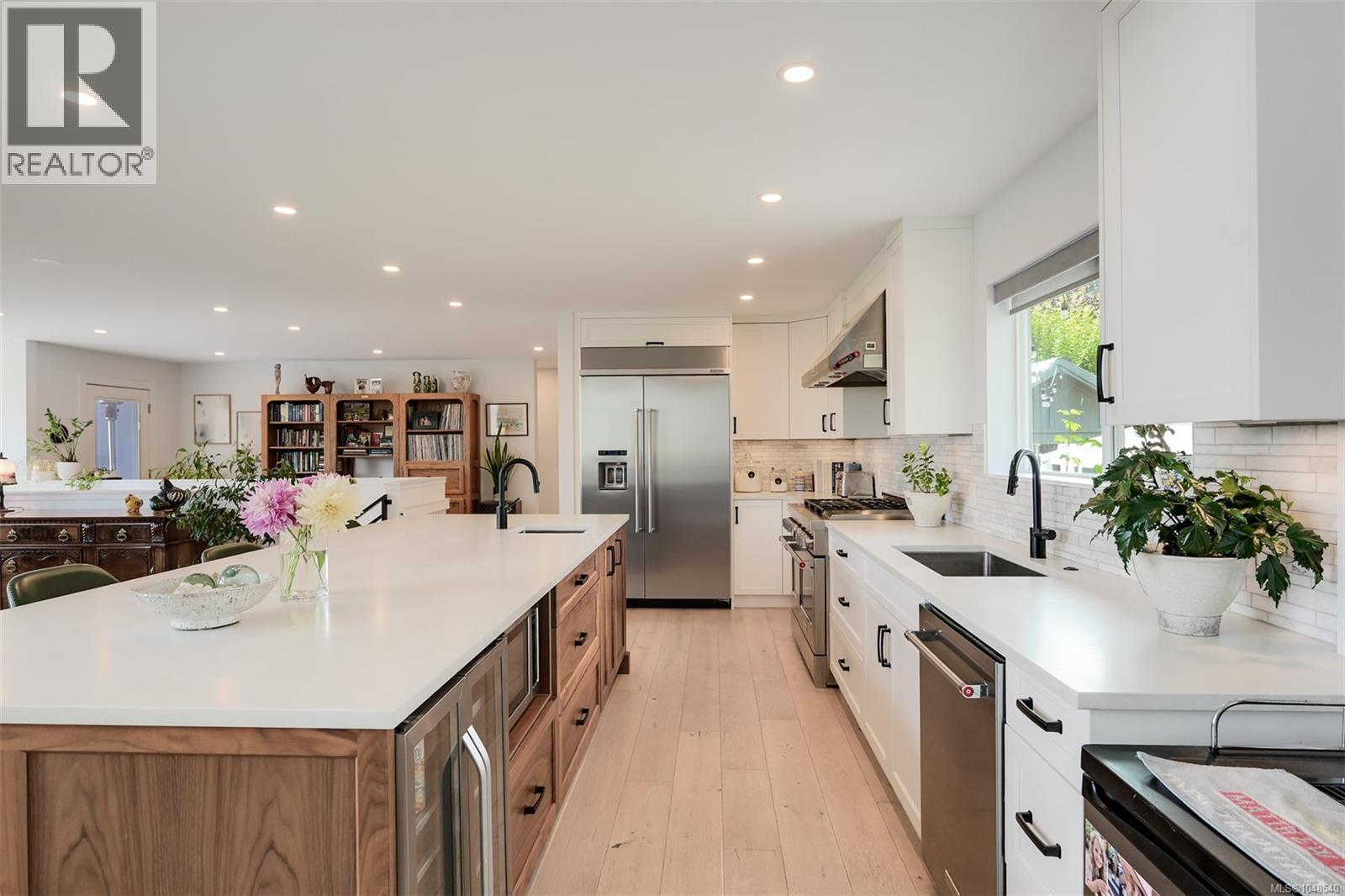  8566 Moxon Terrace, North Saanich