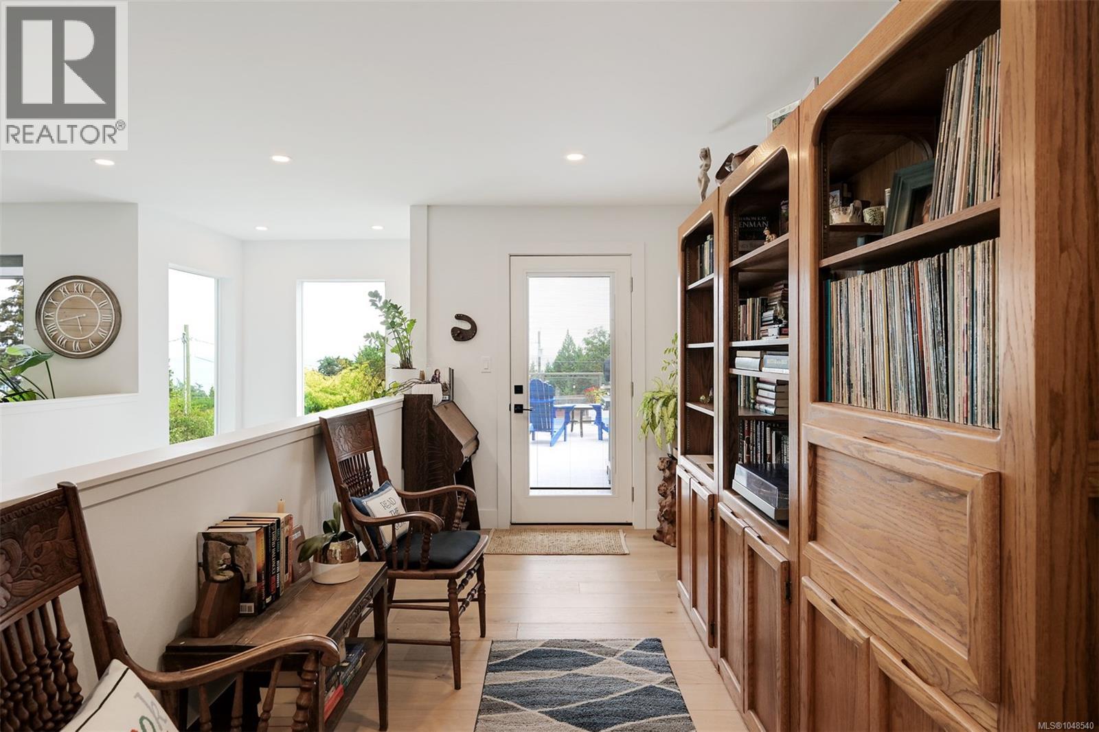  8566 Moxon Terrace, North Saanich