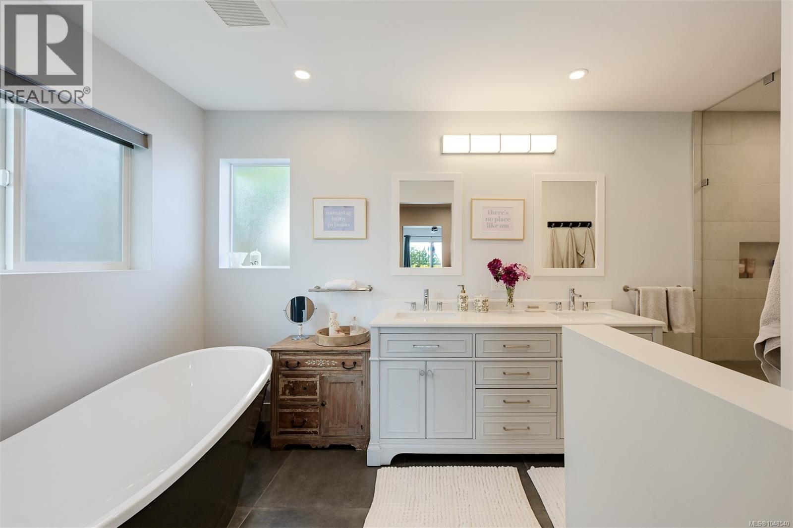  8566 Moxon Terrace, North Saanich