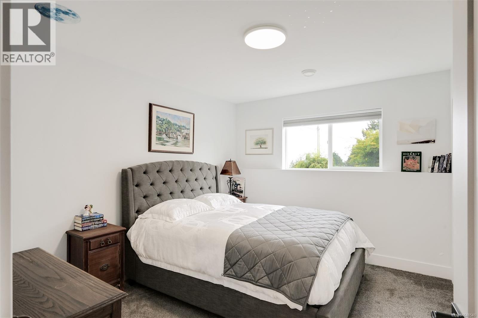  8566 Moxon Terrace, North Saanich
