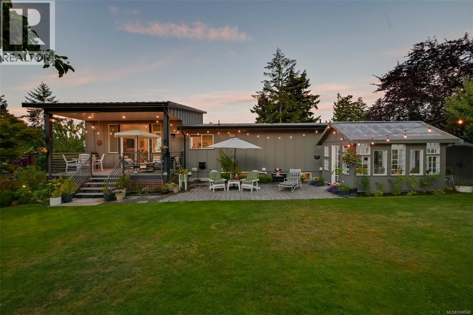  8566 Moxon Terrace, North Saanich