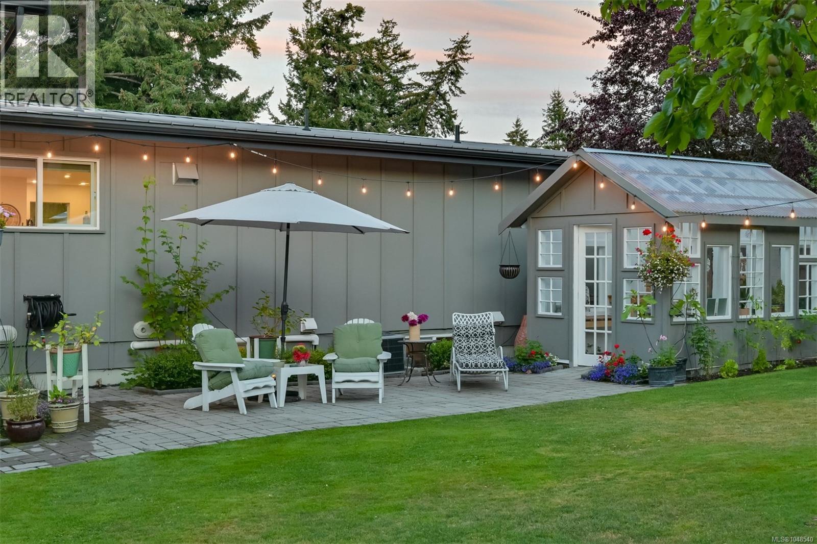  8566 Moxon Terrace, North Saanich