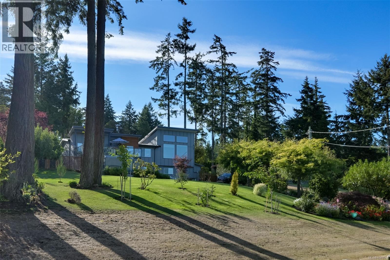  8566 Moxon Terrace, North Saanich
