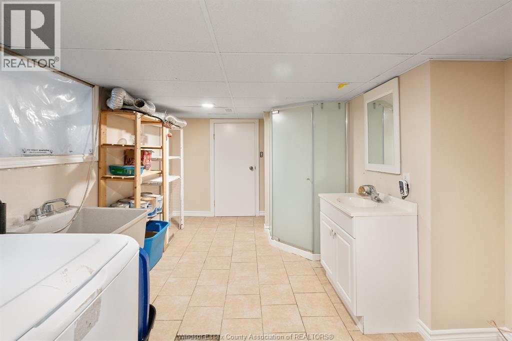 2284 Fraser AVENUE - 35