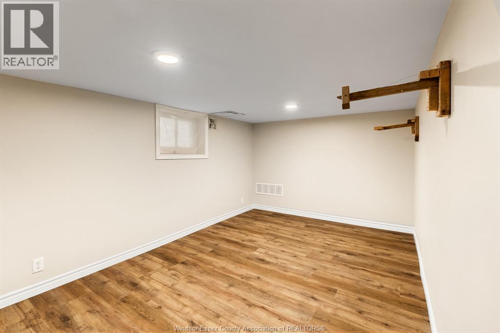 2284 Fraser AVENUE - 38