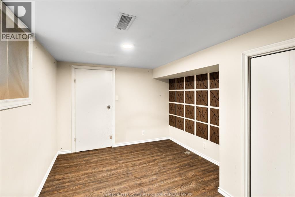 2284 Fraser AVENUE - 40