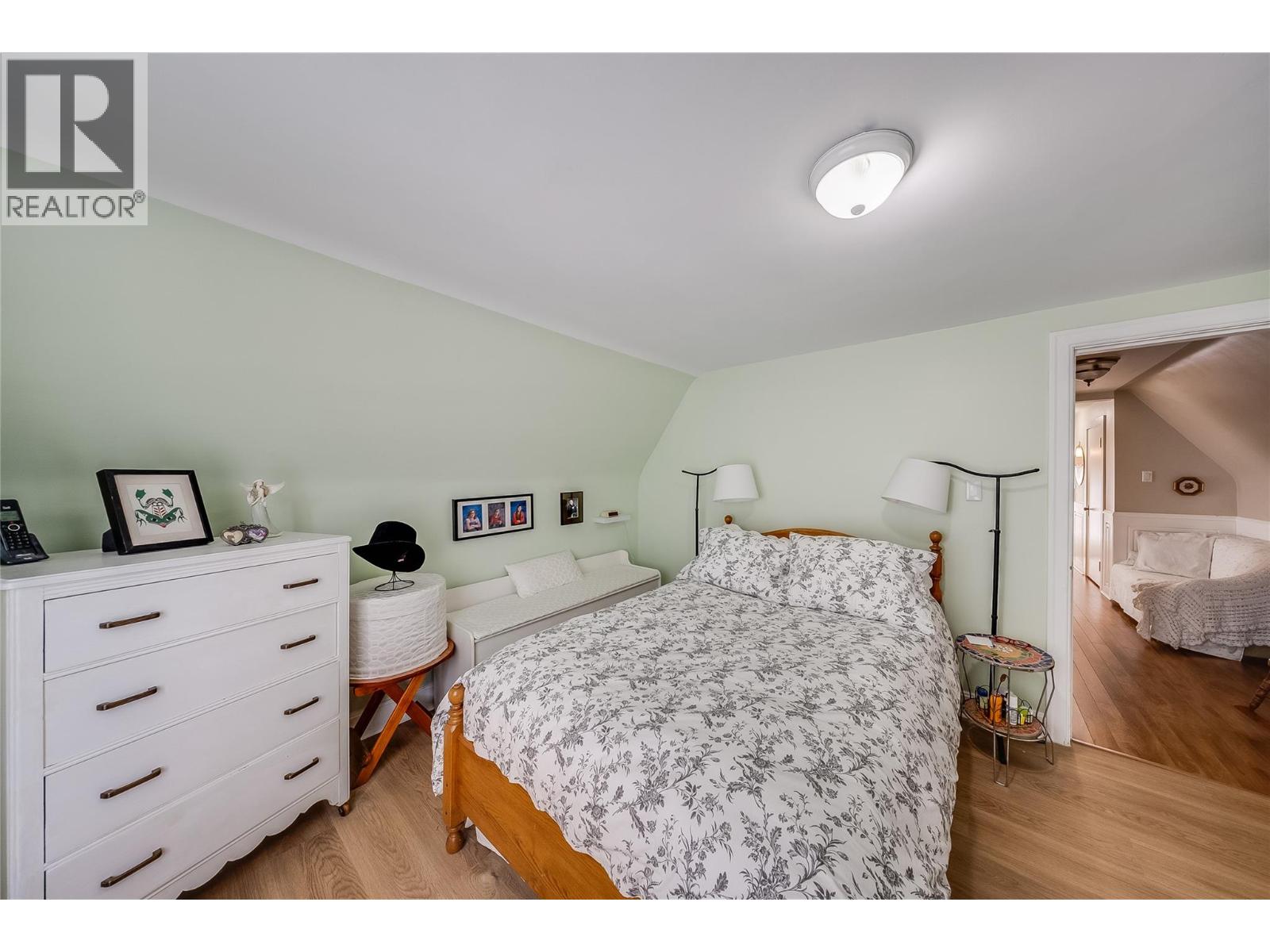 204 DIANA Crescent - Image 30