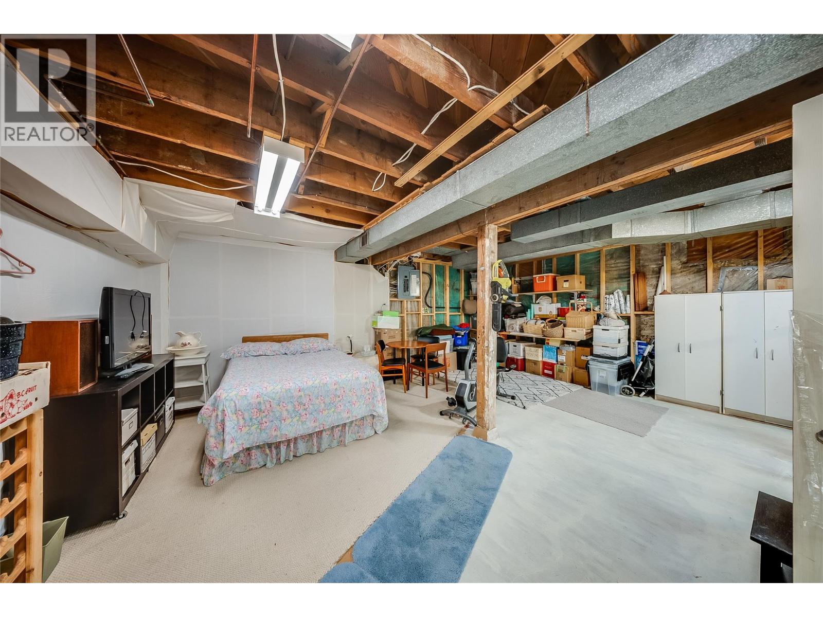 204 DIANA Crescent - Image 33