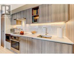 1215 - 17 Bathurst Street, Toronto, ON M5V0N1 Photo 9