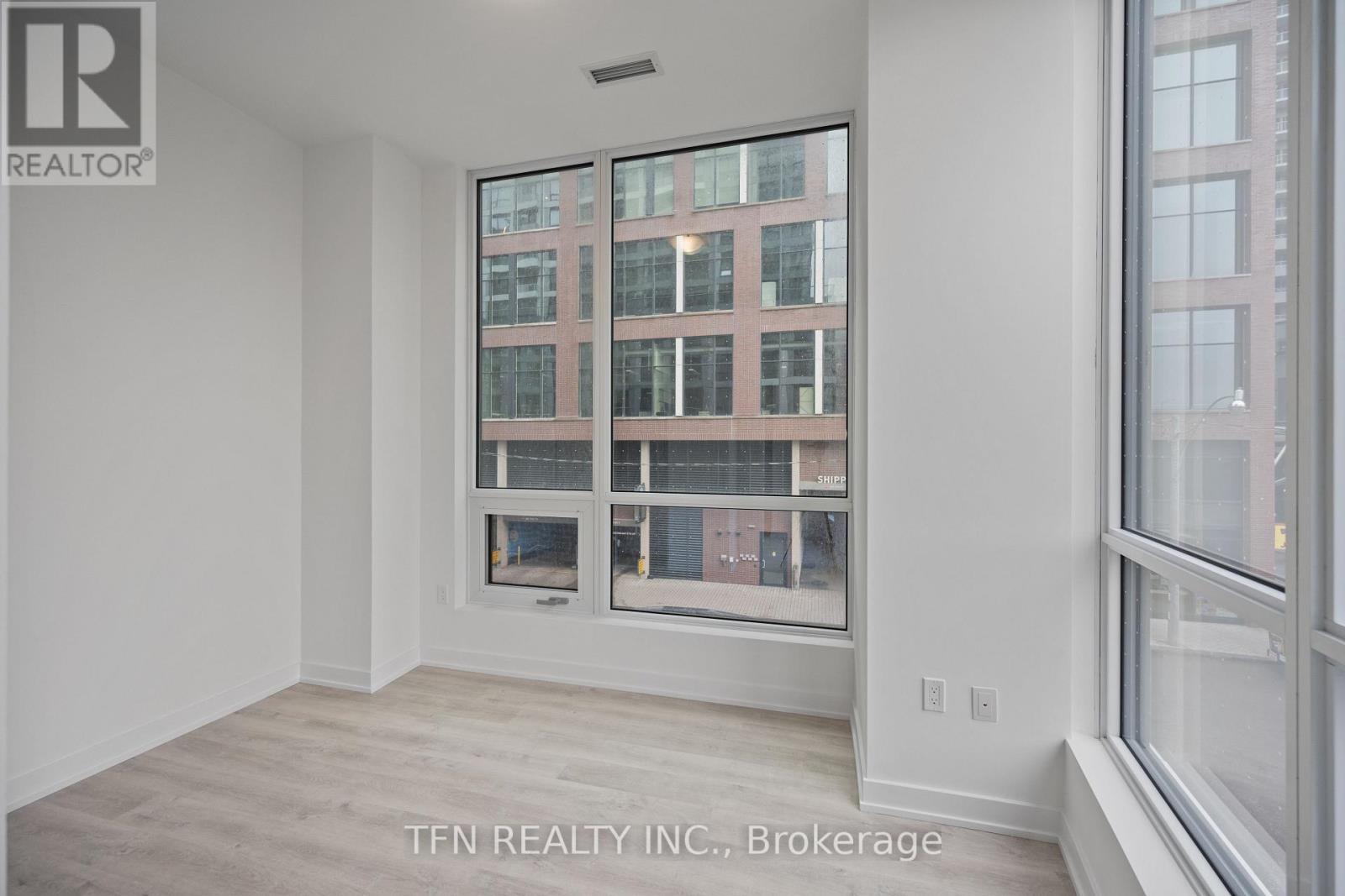 #215 15 RICHARDSON STREET - 12