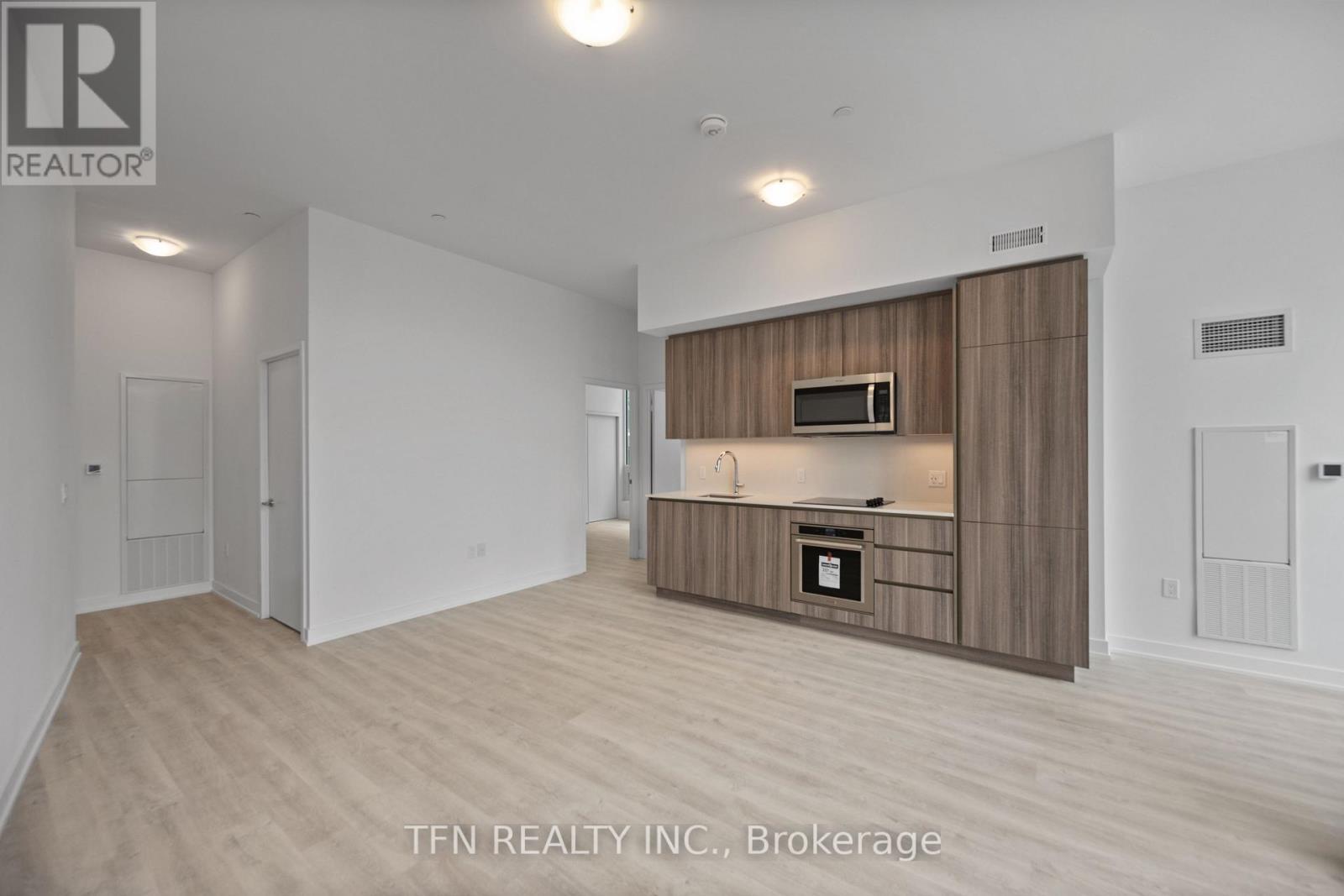#215 15 RICHARDSON STREET - 5