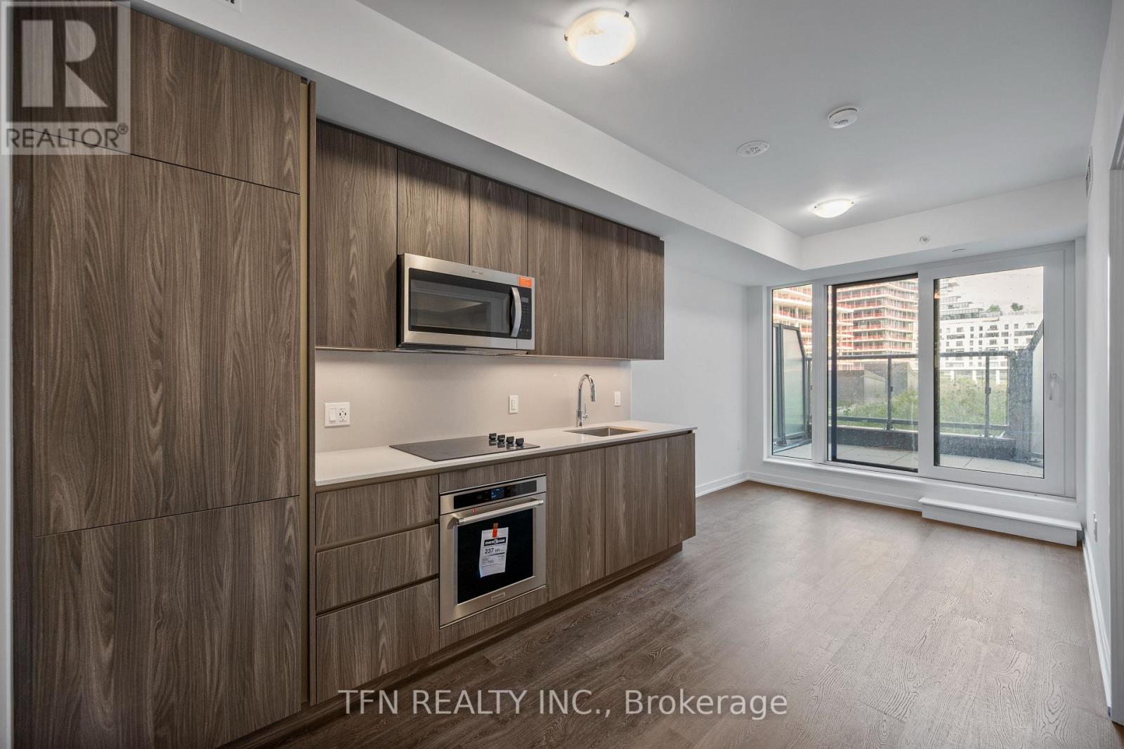 #314 15 RICHARDSON STREET - 1