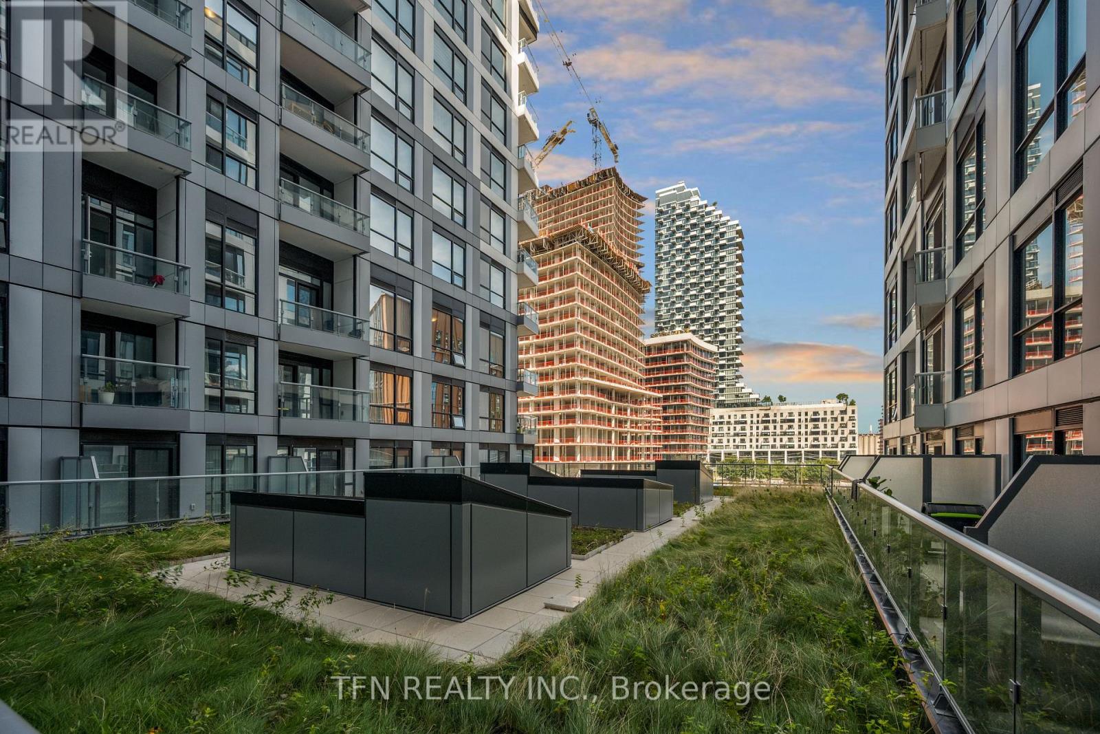 #314 15 RICHARDSON STREET - 17