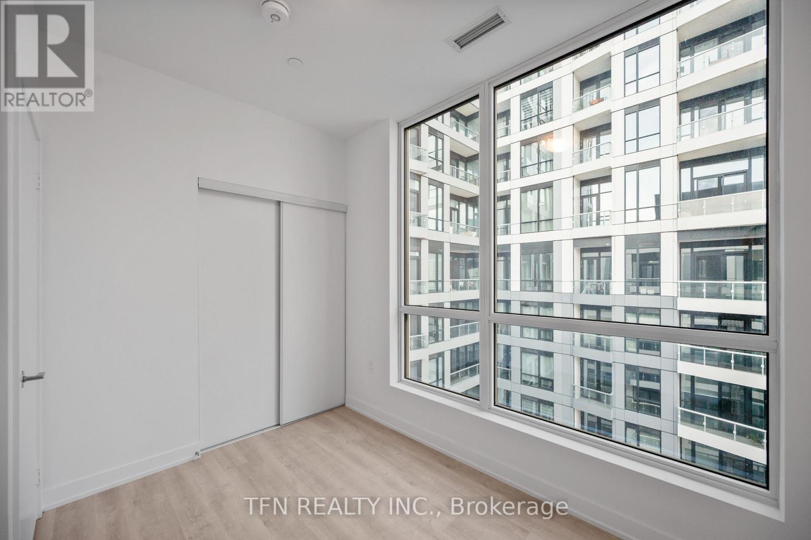 #1114 15 RICHARDSON STREET - 12