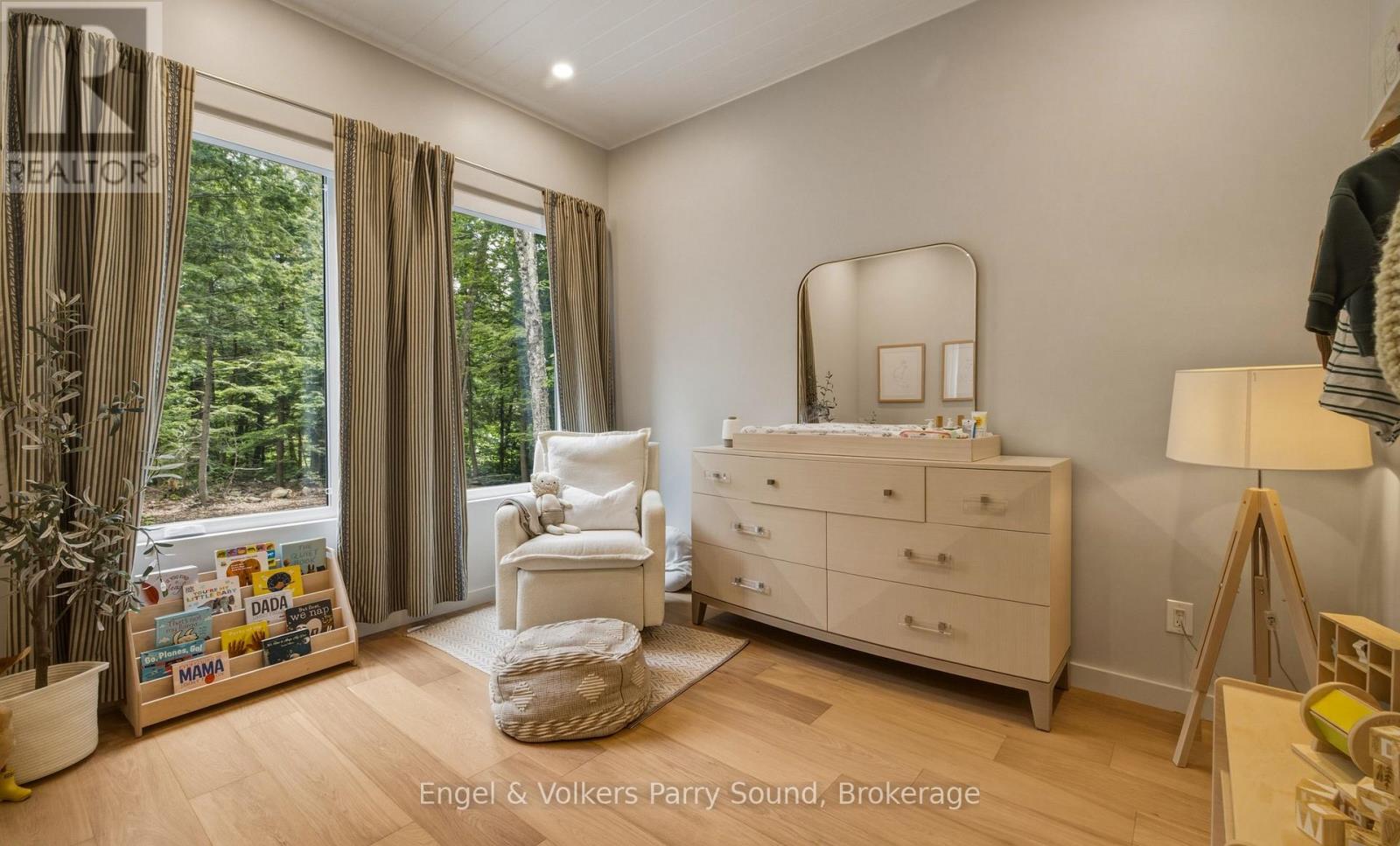 15 BEECHWOOD DRIVE - 29