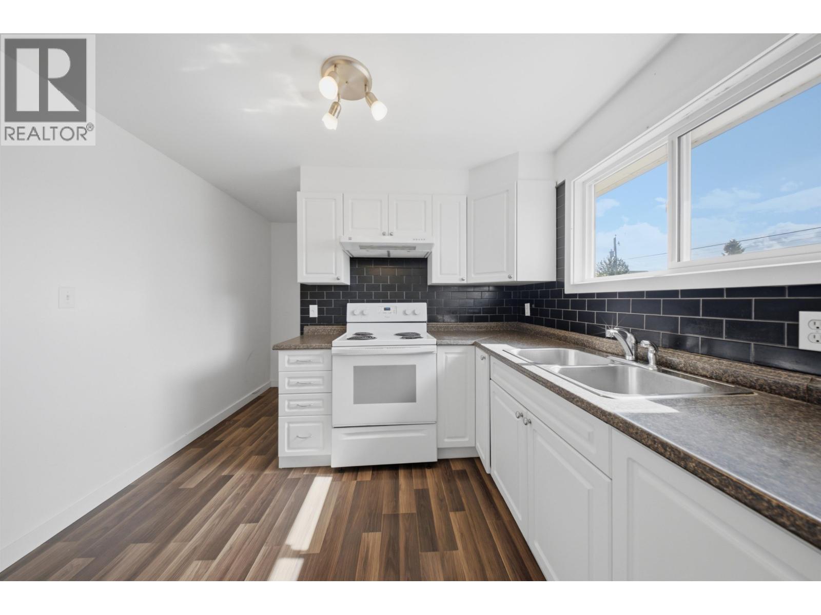 11115 102 AVENUE - Image 5