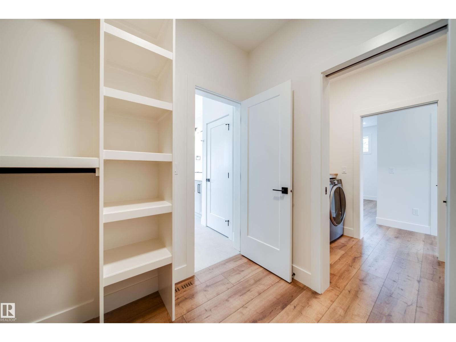 9647 72 AV NW - 19