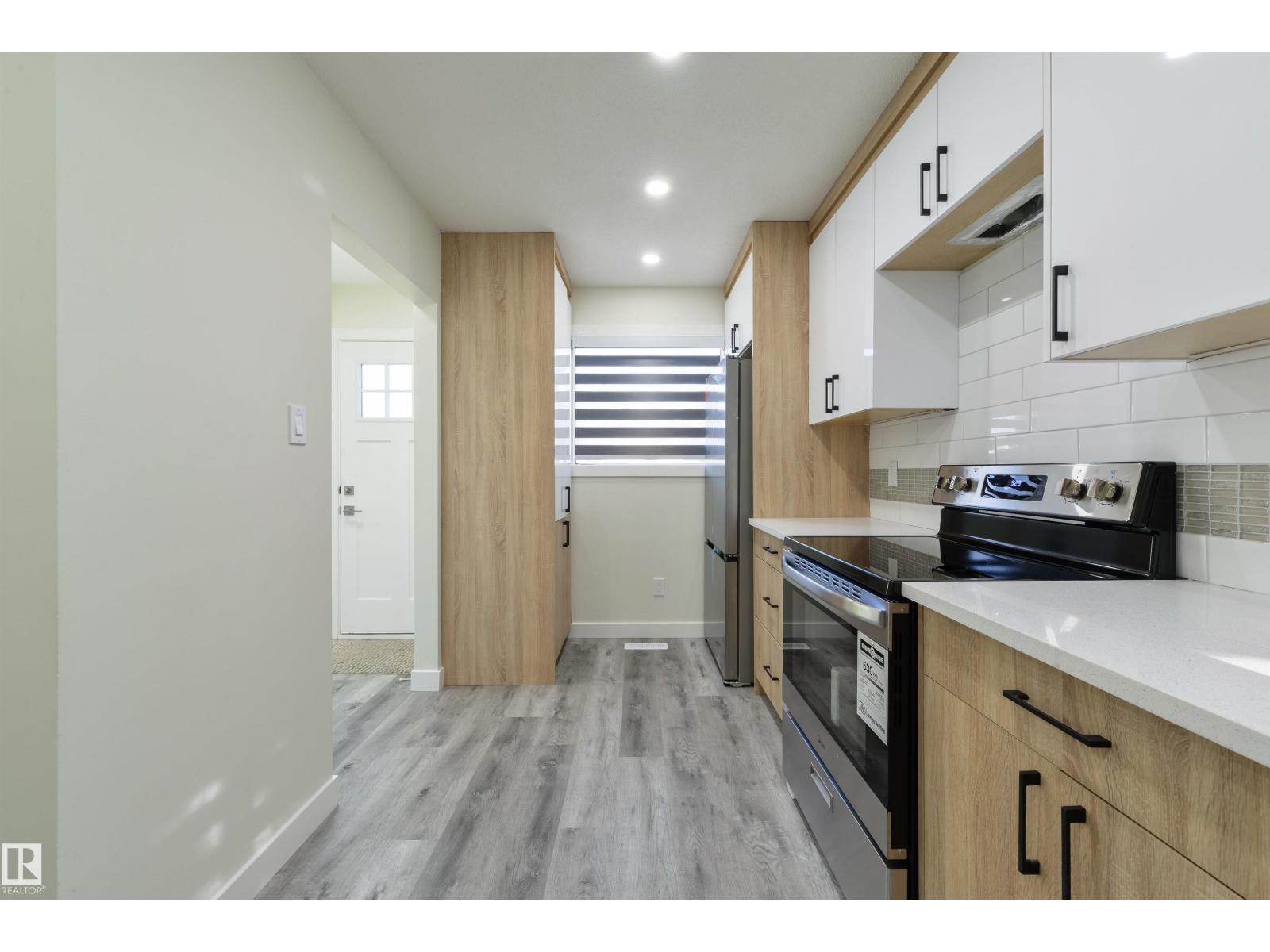 8019 141 AV NW - 13