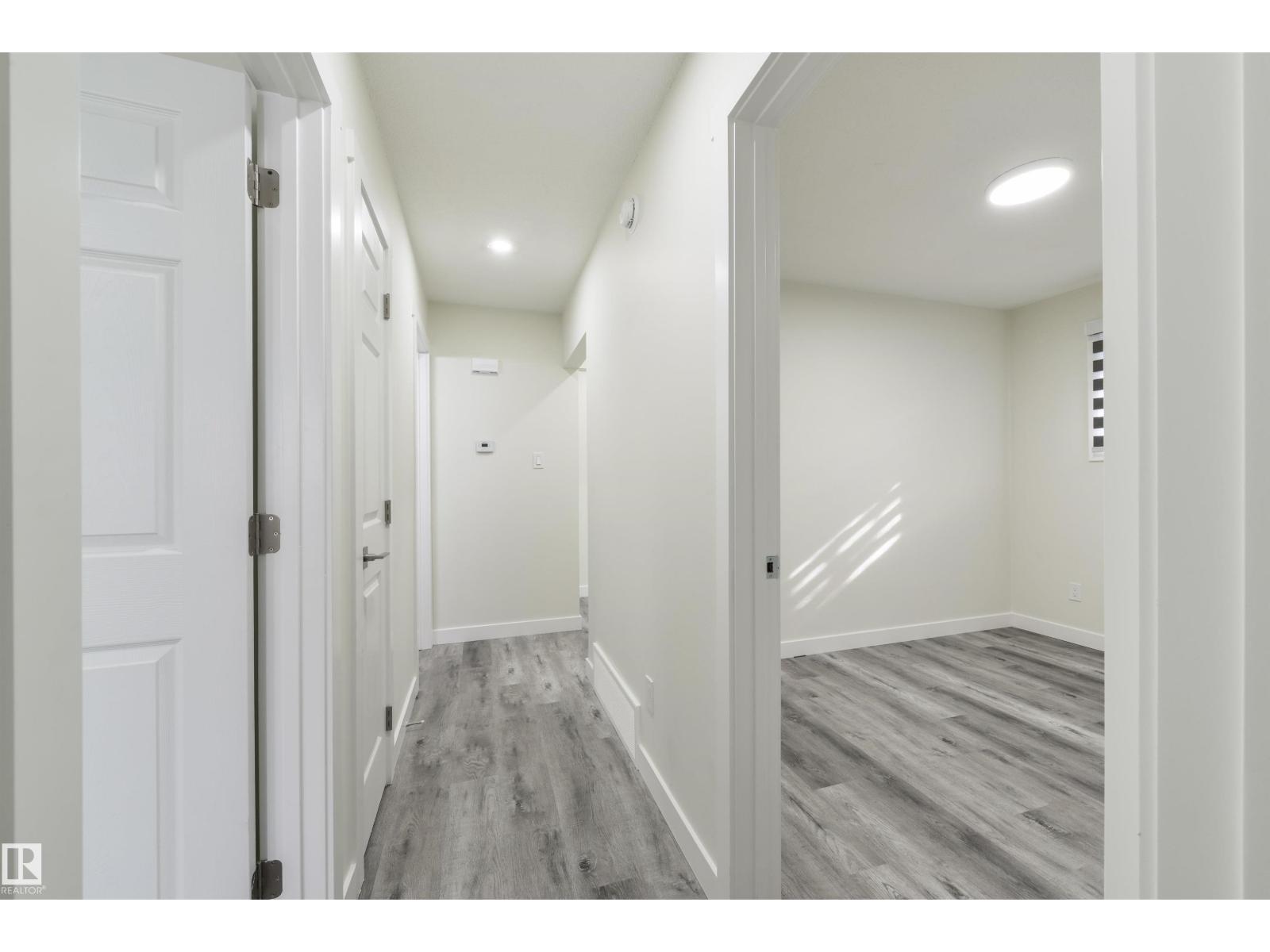 8019 141 AV NW - 19