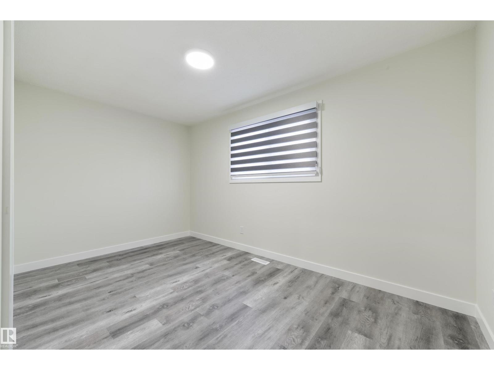8019 141 AV NW - 24