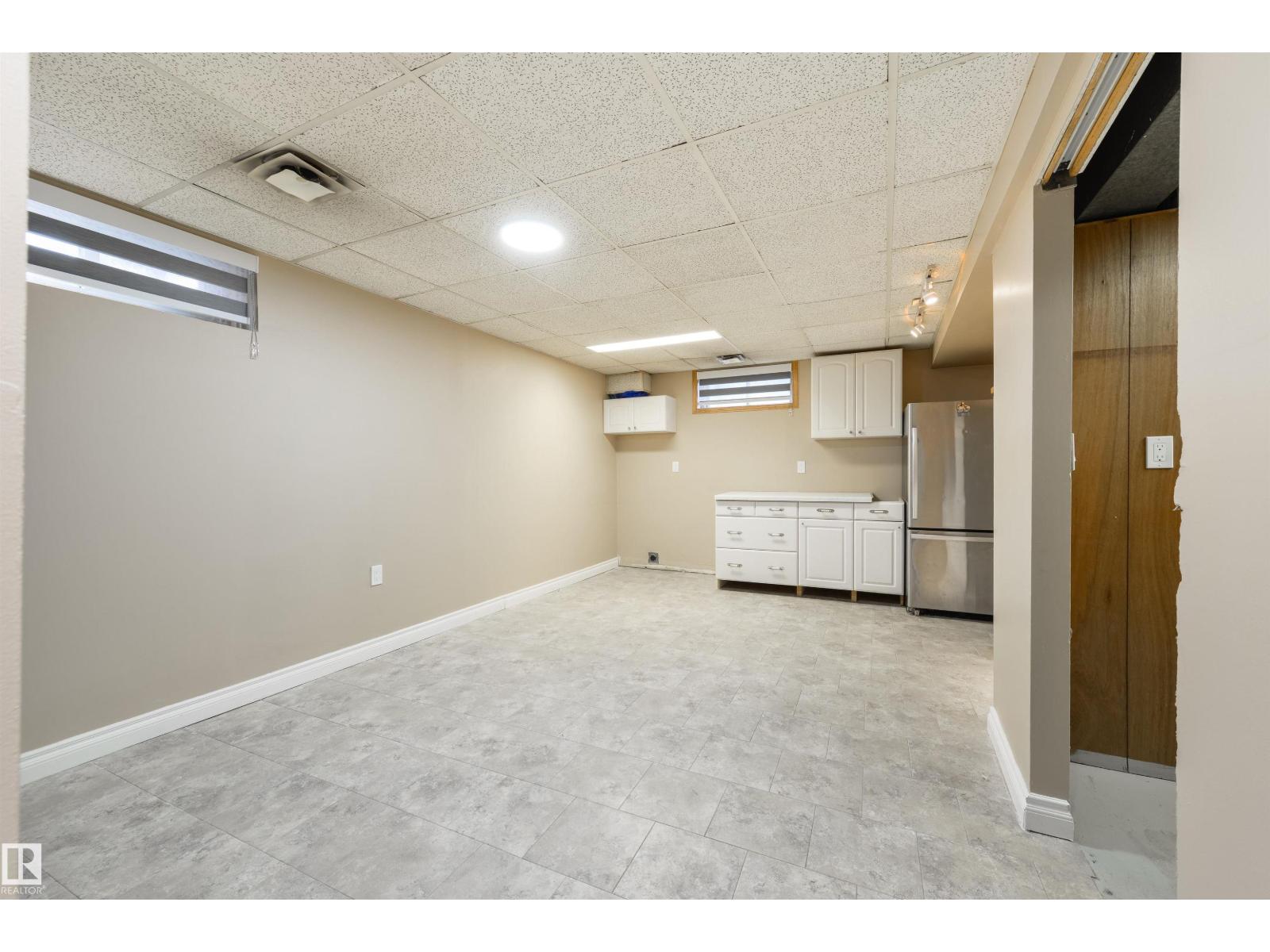 8019 141 AV NW - 33