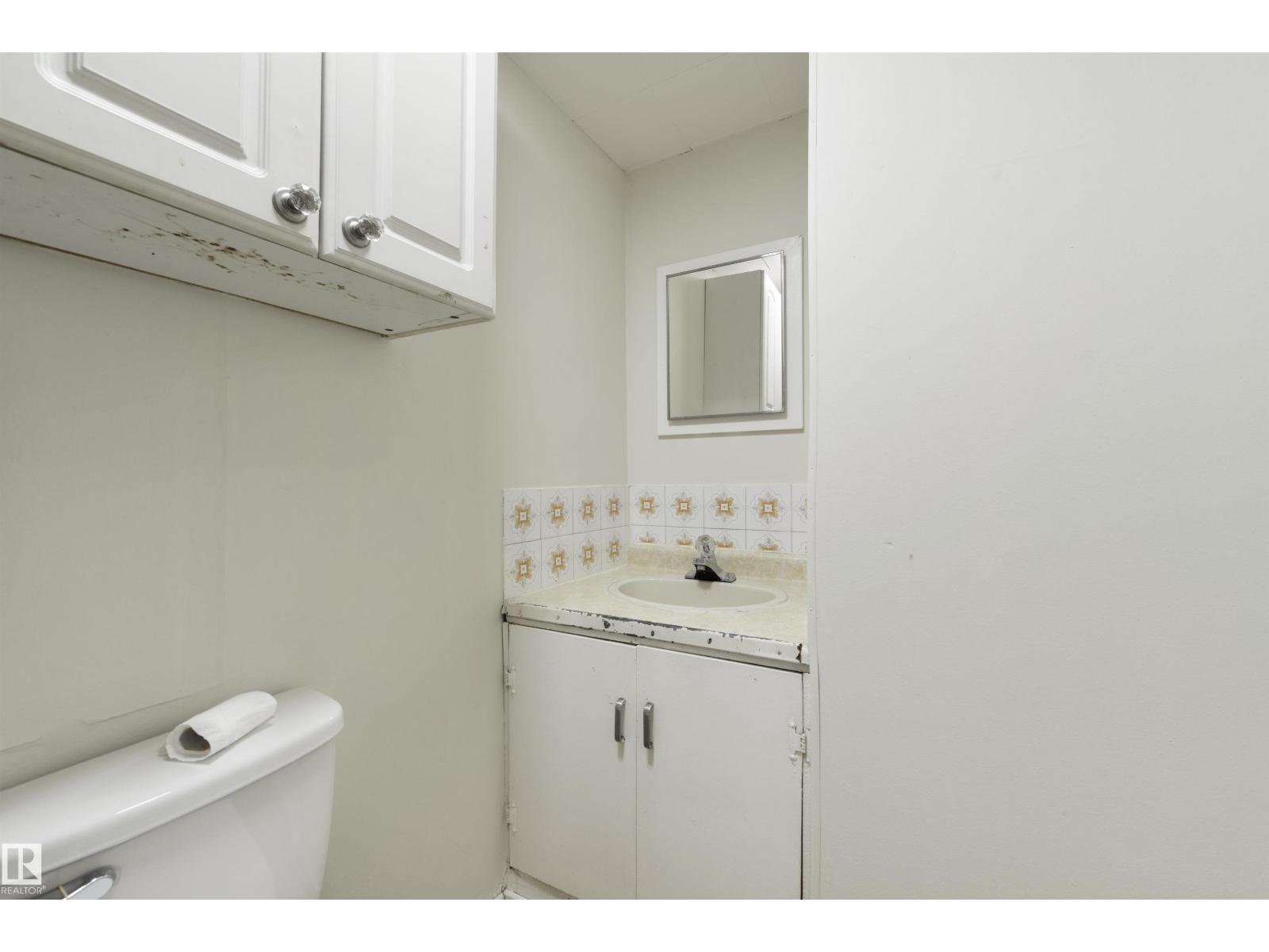 8019 141 AV NW - 39