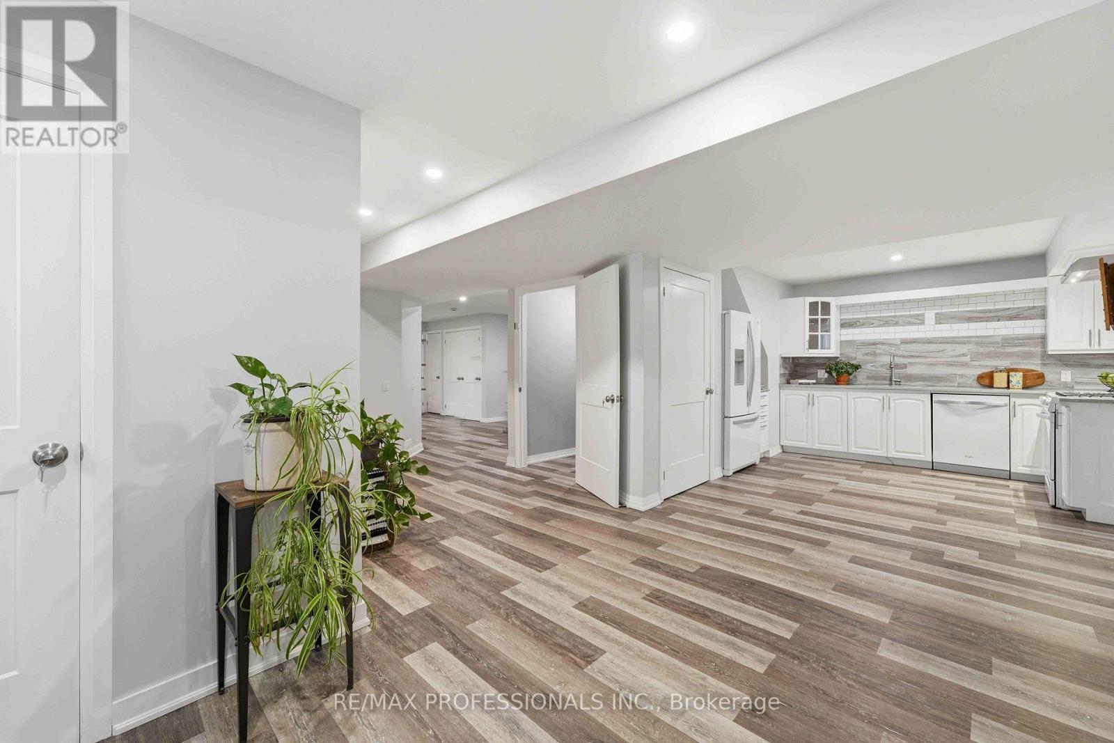 101 MAPLE AVENUE - Image 29