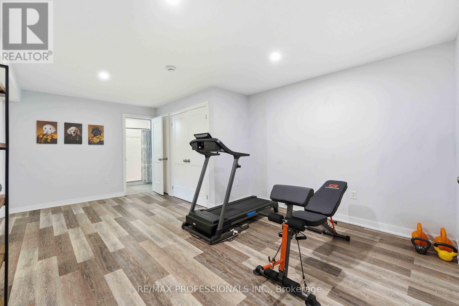 101 MAPLE AVENUE - Image 32