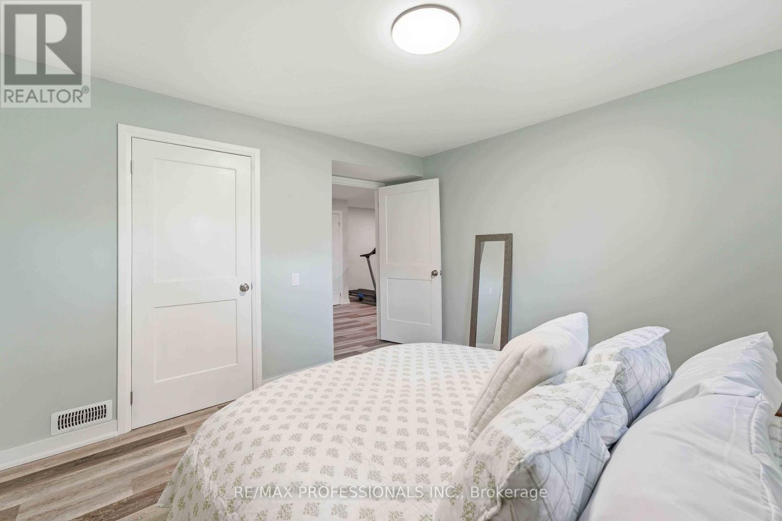 101 MAPLE AVENUE - Image 36