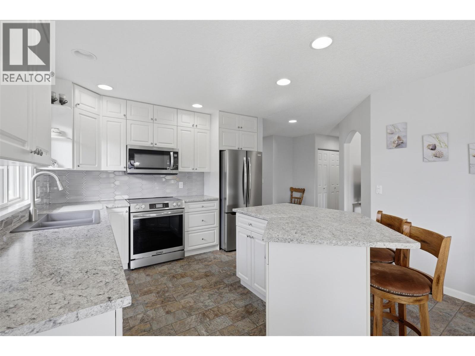 #7 810 Anderson Terrace - Image 12
