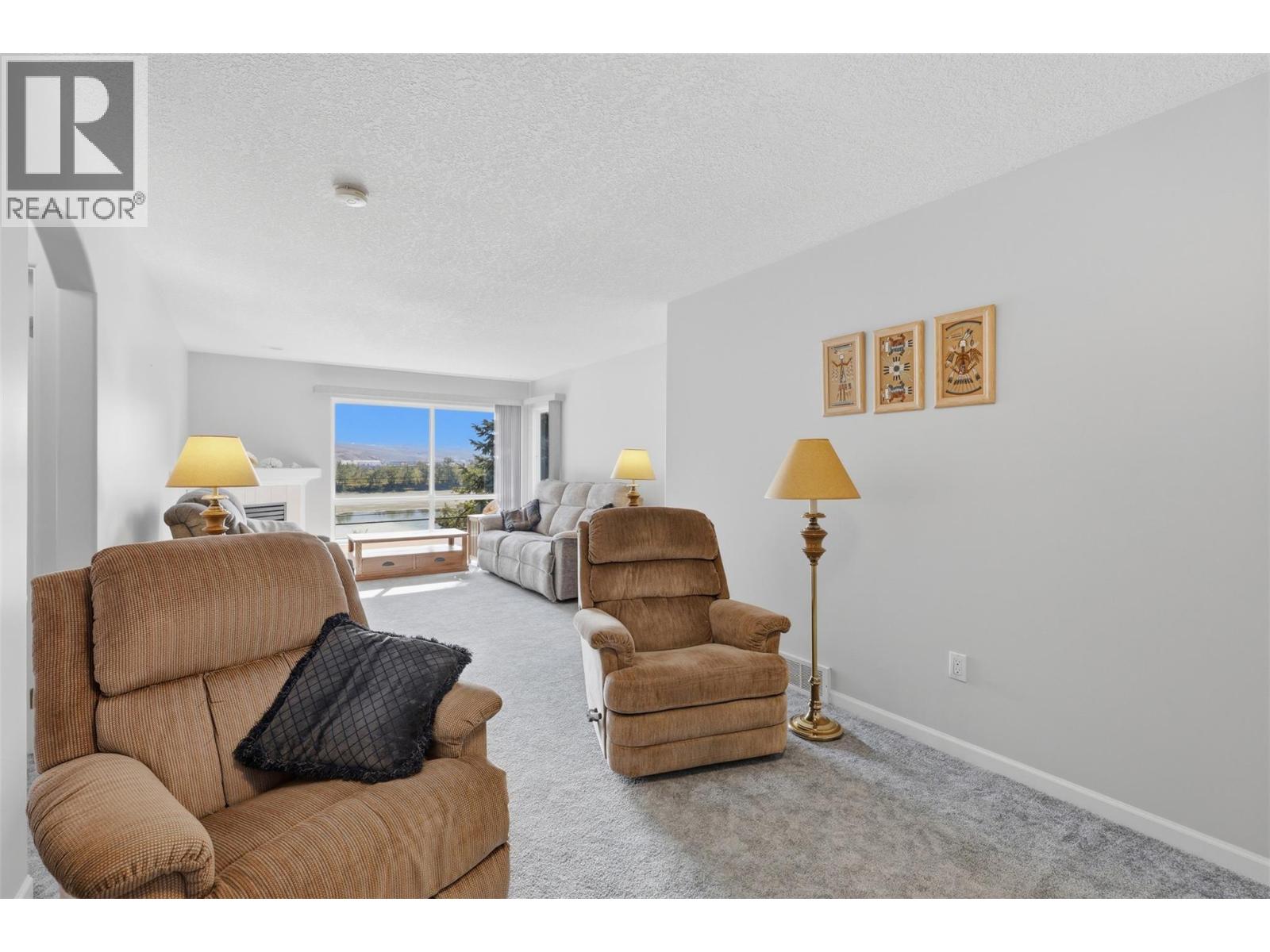 #7 810 Anderson Terrace - 24