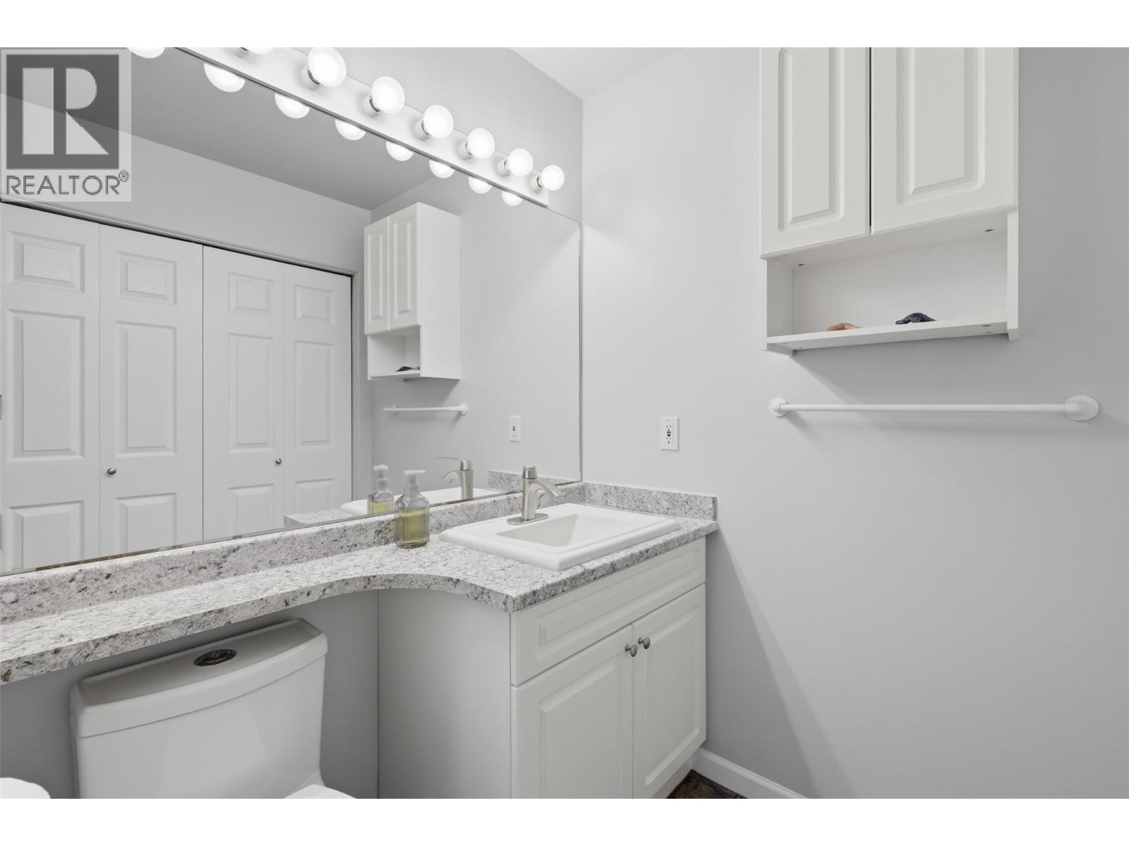 #7 810 Anderson Terrace - 31