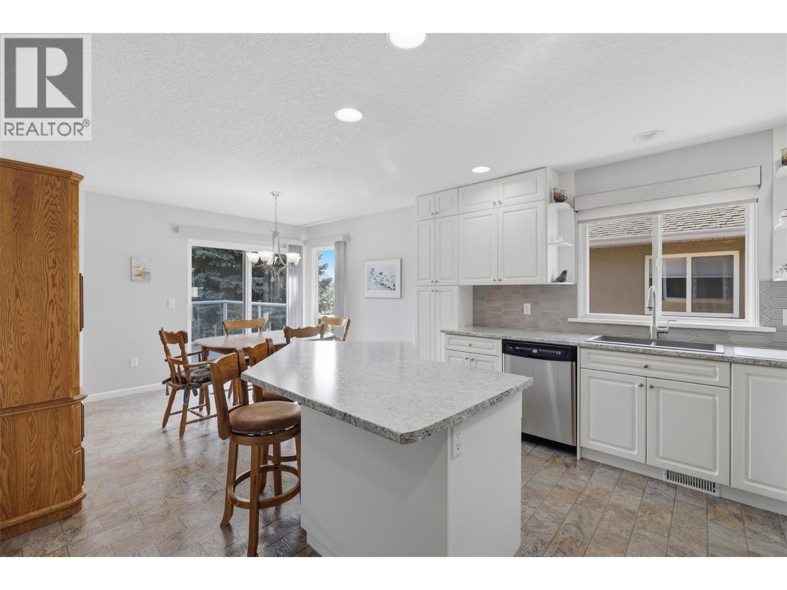 #7 810 Anderson Terrace - Image 9