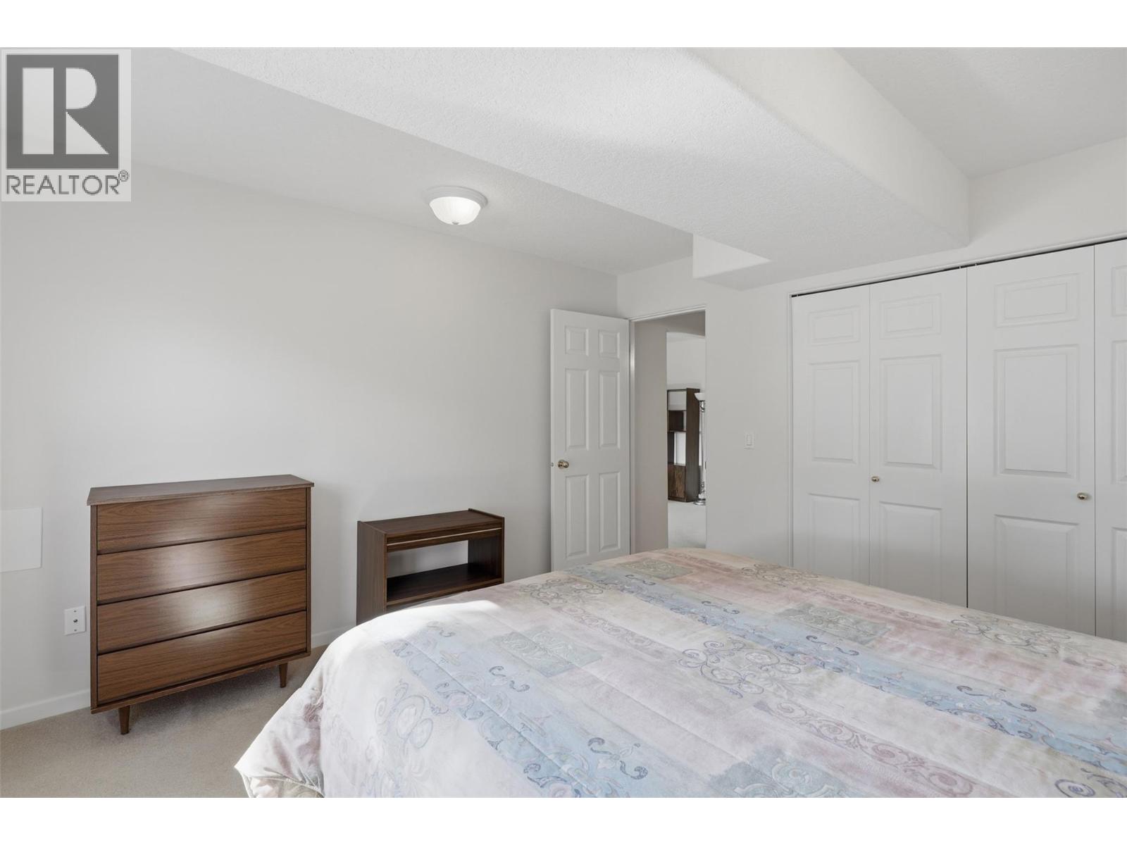 #7 810 Anderson Terrace - Image 42
