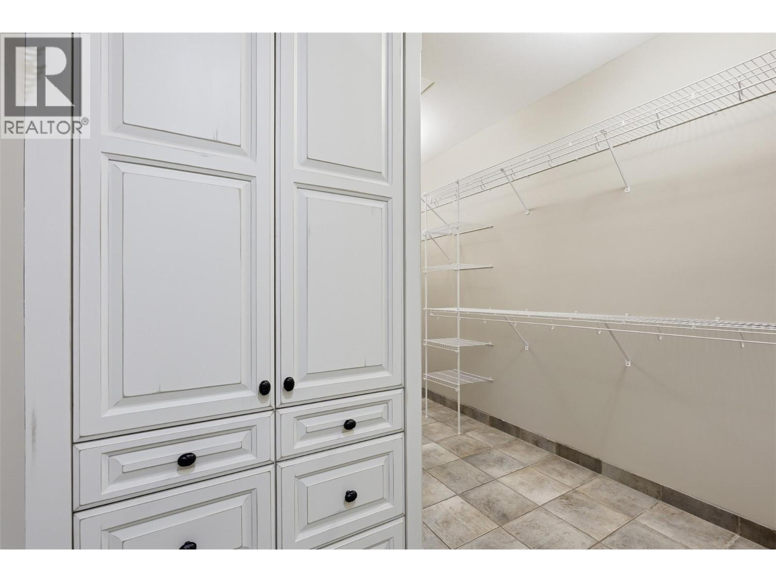 1589 GOLF RIDGE Drive - Image 33