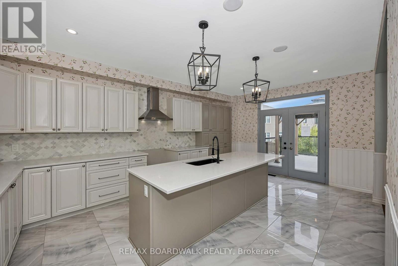 648 DECOEUR DRIVE - 16
