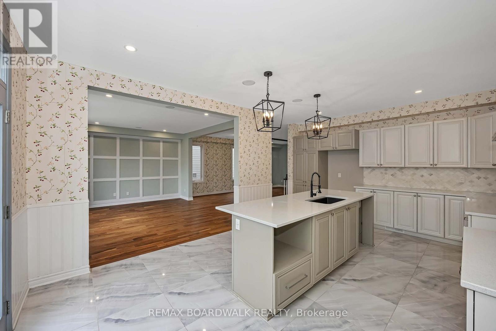 648 DECOEUR DRIVE - 18