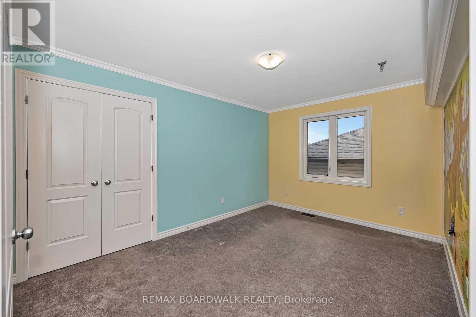 648 DECOEUR DRIVE - 32