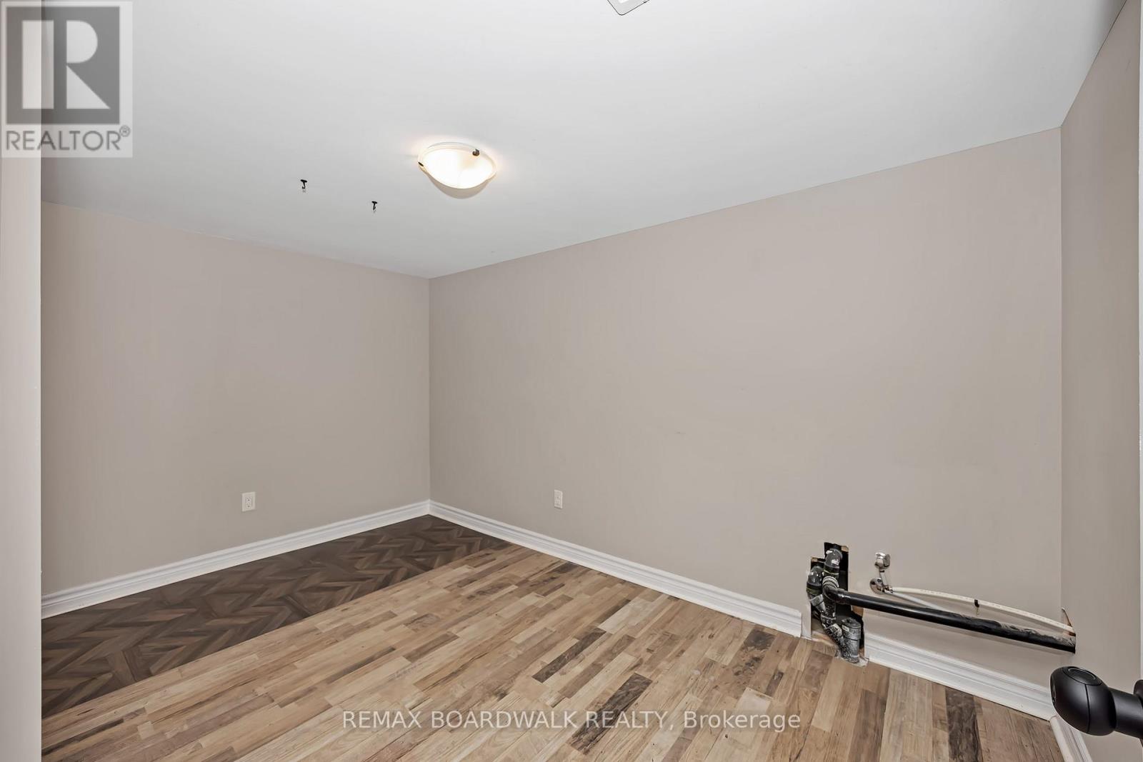 648 DECOEUR DRIVE - 46