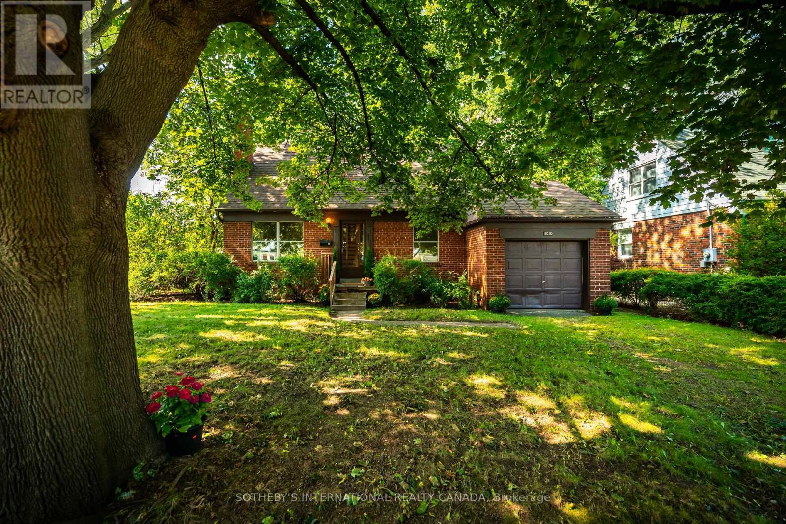 Photo of 2050 Russett Road