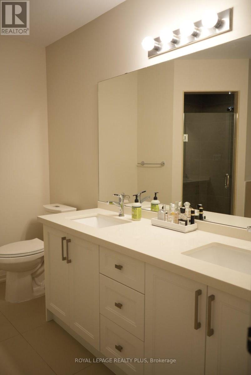 #10 2410 WOODWARD AVENUE - 17