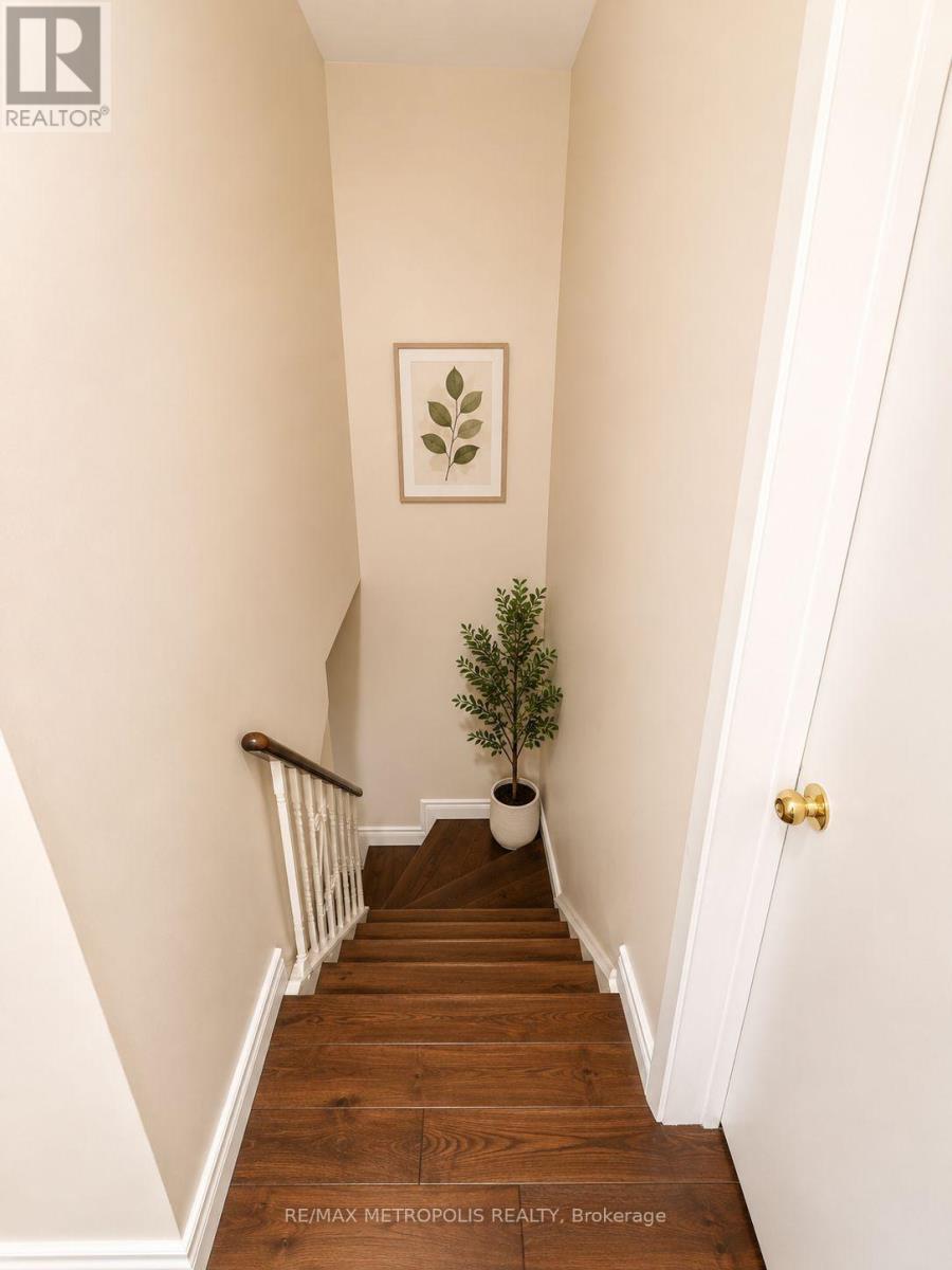24 ENCLAVE MEWS - Image 31