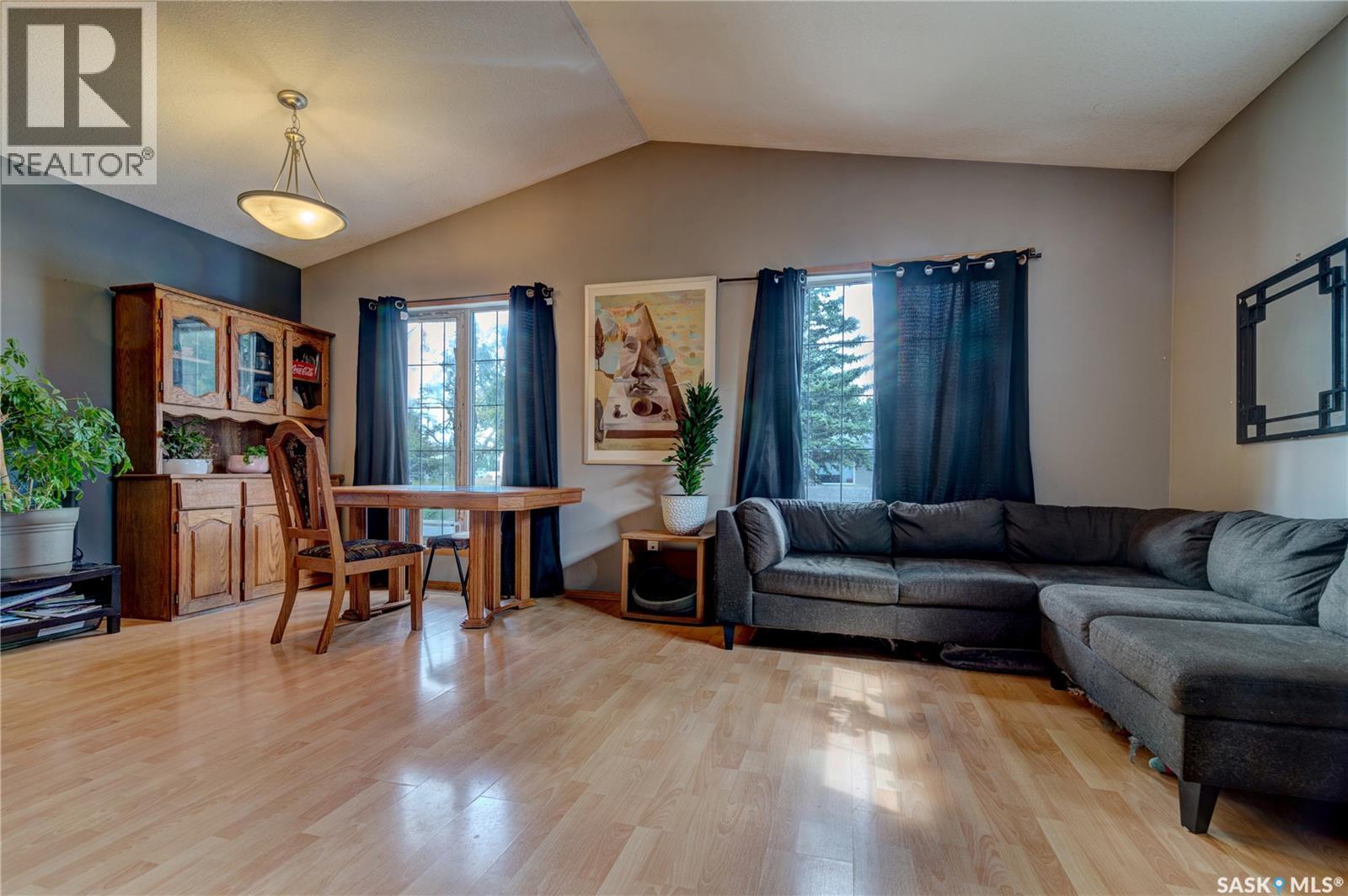 908 Connaught STREET - 4
