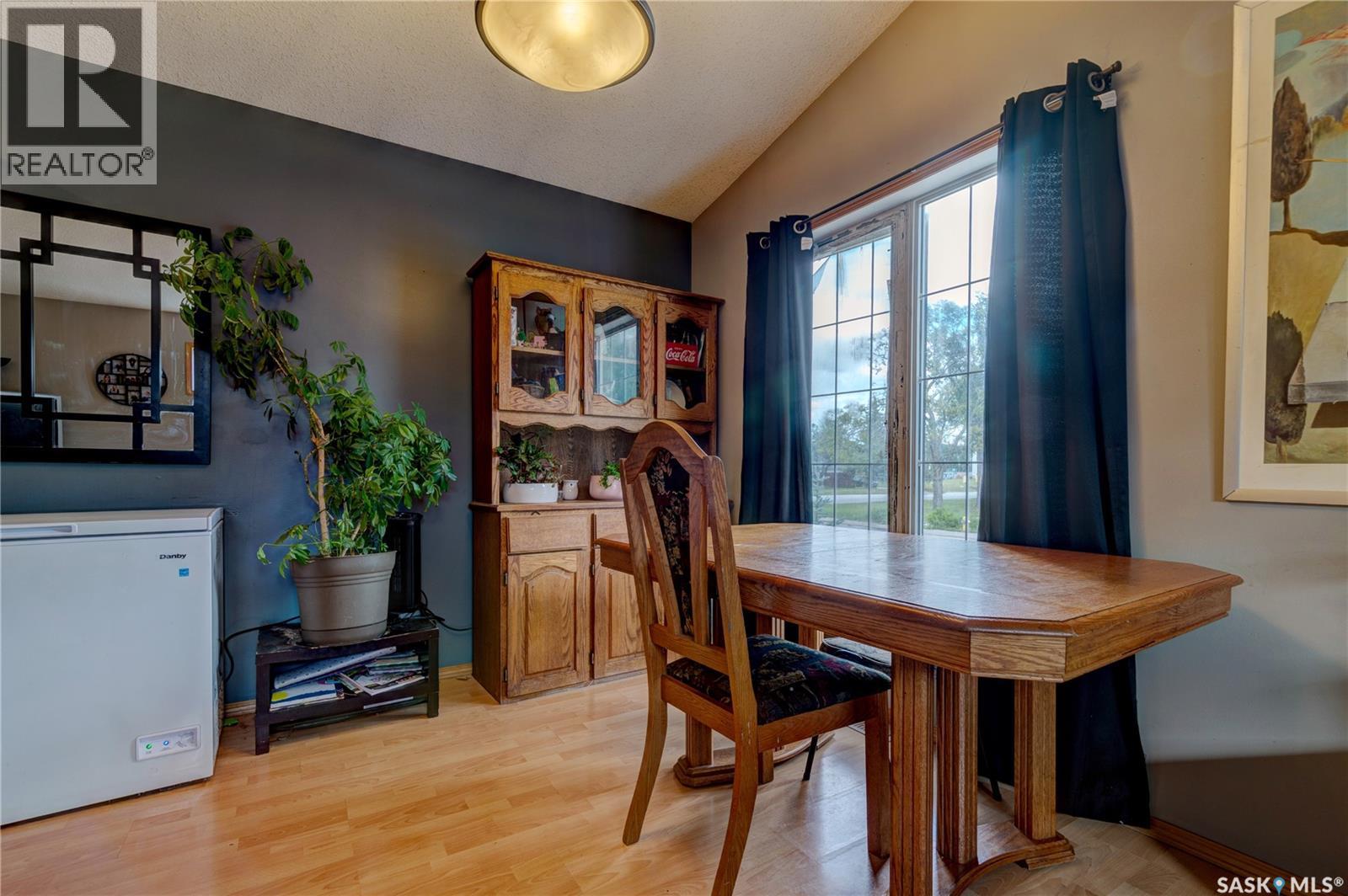 908 Connaught STREET - 6