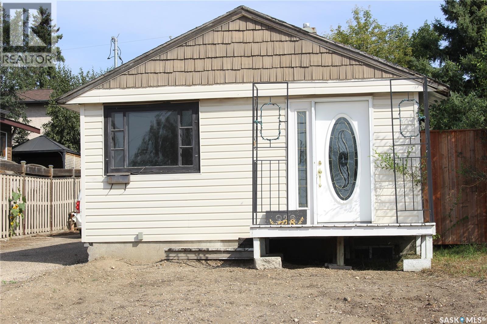 Property for sale at 928 Fairford STREET E