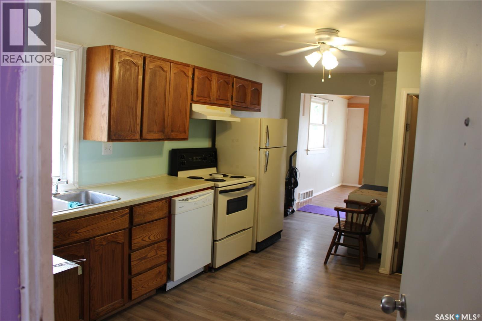 928 Fairford STREET E - 5