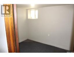 928 Fairford Street E, Moose Jaw, SK S6H0G4 Photo 11