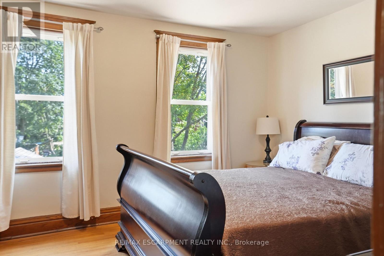 163 GROSVENOR AVENUE S - 29