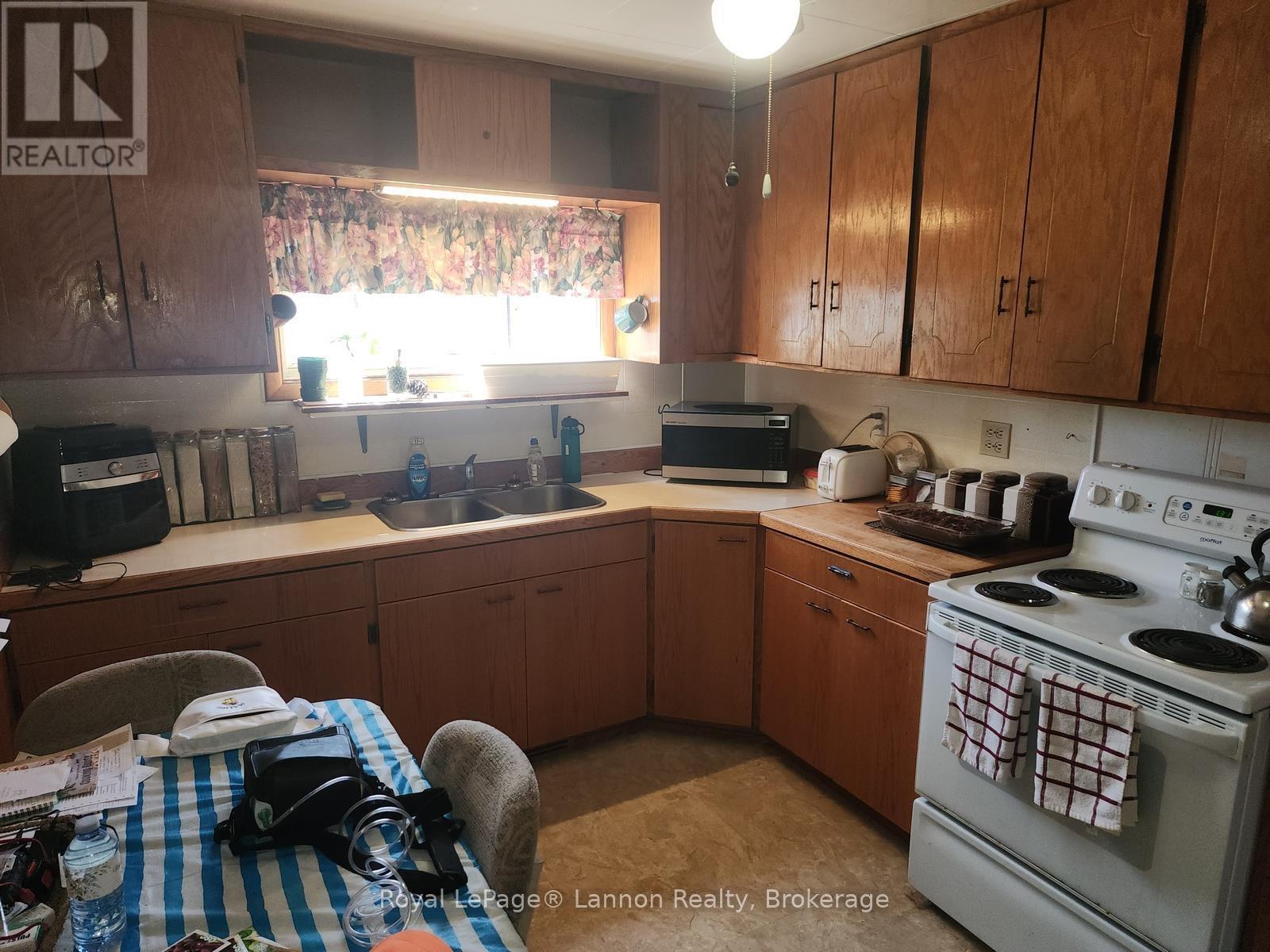 216 MAIN, Schreiber (TB-88), Ontario, P0T2S0, Schreiber (TB-88), Ontario — photo 5 of 5