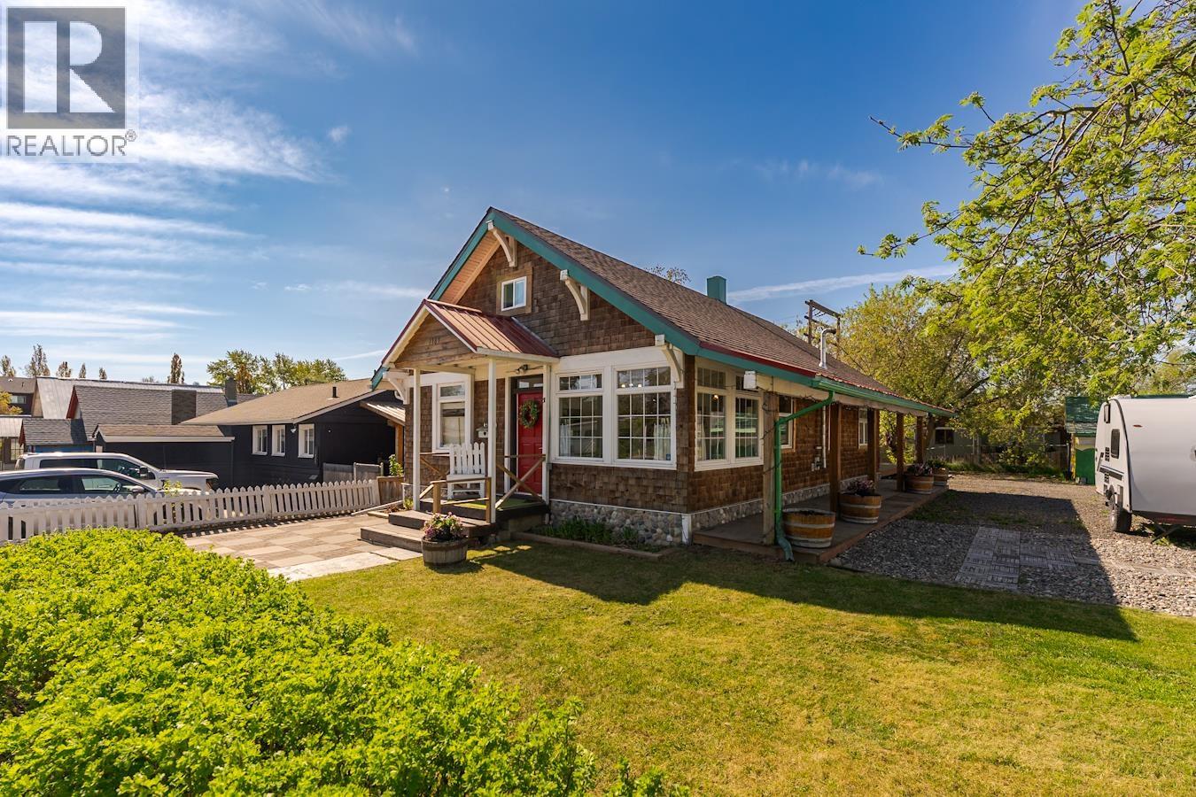 1787 7TH AVENUE - 26